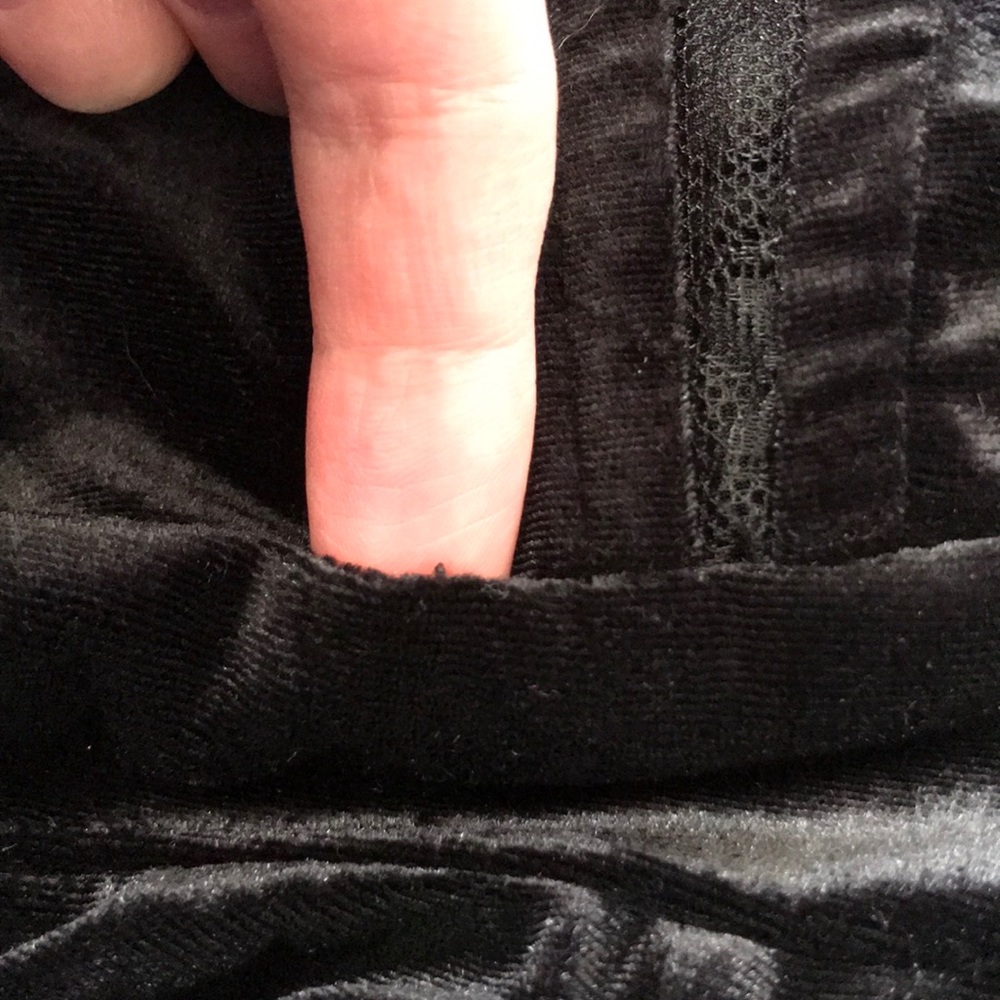 NWT Romeo + Juliet Couture Velvet Jumpsuit - Picture 3 of 3